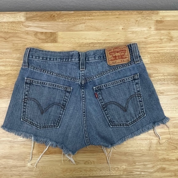 Levi's 514 Slim Straight Raw Hem Denim Shorts- Sz 31 - Picture 2 of 7